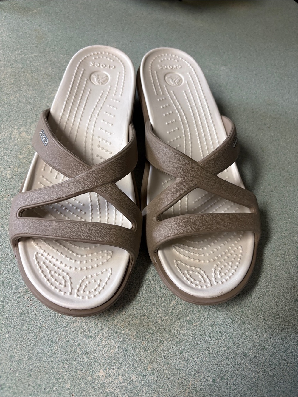 CROCS Women's Taupe Cross-Strap Slide Sandals with Cream Footbed